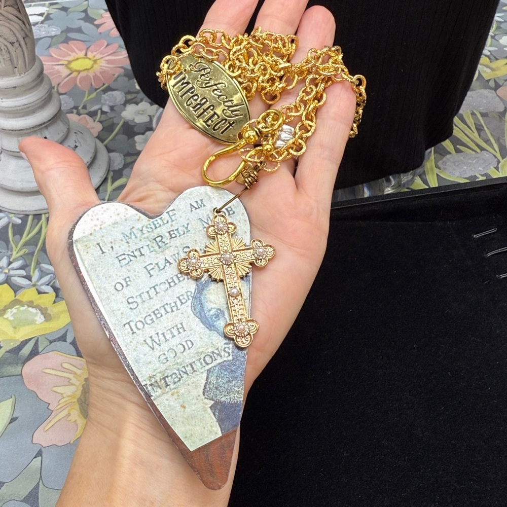 👑Adorned Crown Jewelry assemblage rusty heart good intentions stmnt necklace - Picture 8 of 11
